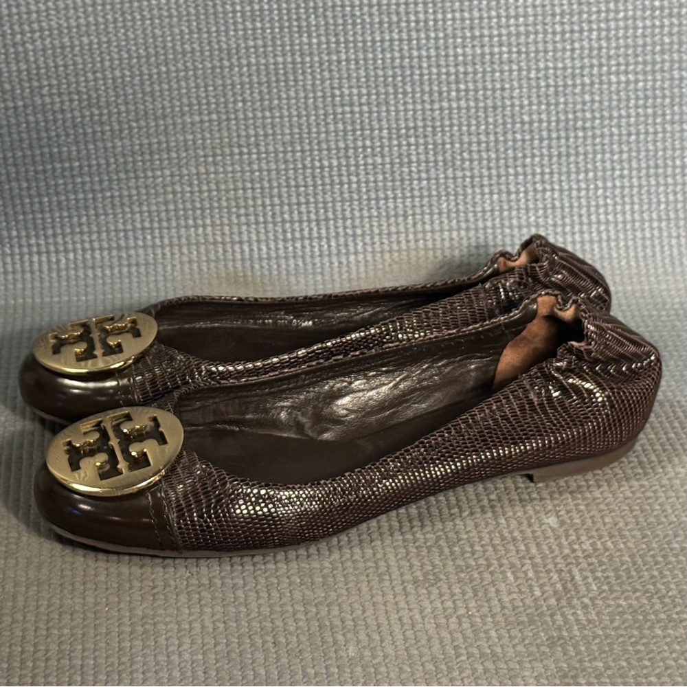 Tory Burch Brown Textured Leather Logo Ballet Flats with Gold Emblem